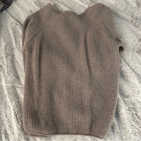 Club Monaco 100% Cashmere Sweater V Neck Size XS - Picture 2 of 5